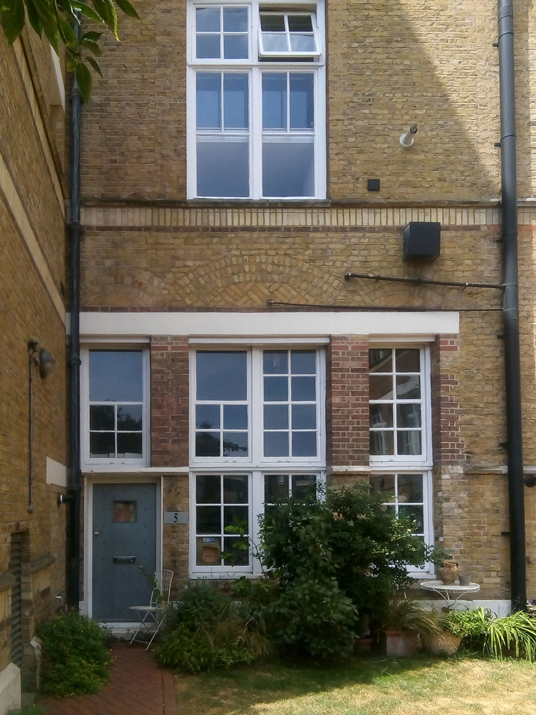 Tabard center listed building conservation
