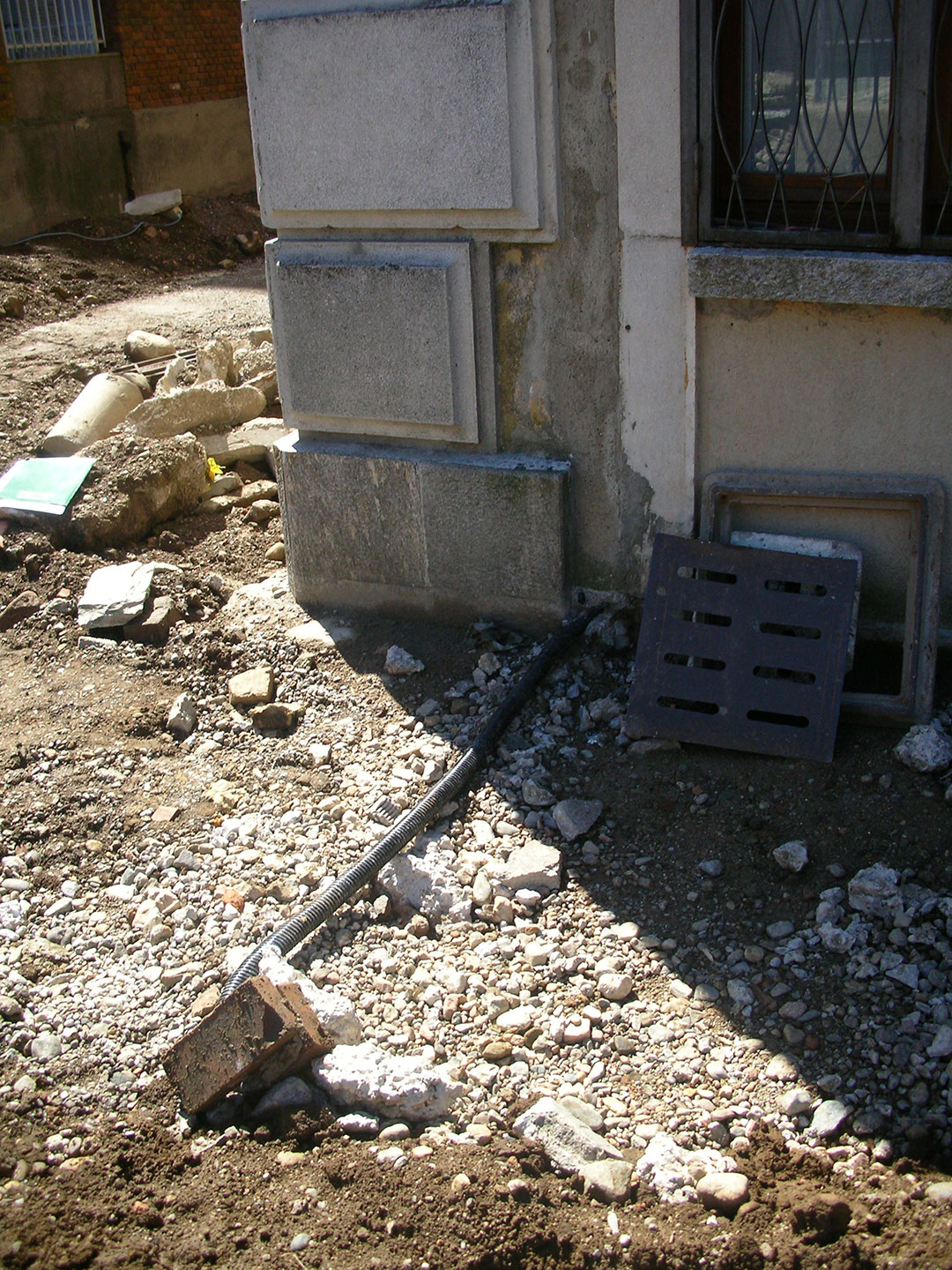 Villa Litta paving work site